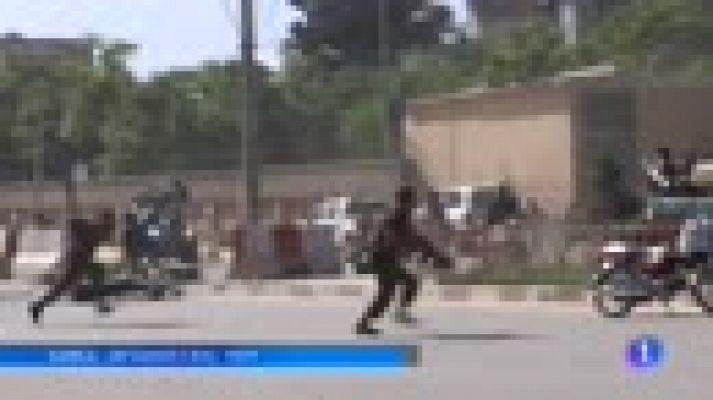 Telediario 1 - Casi 40 muertos, entre ellos once niños y nueve periodistas, en tres ataques suicidas en Afganistán