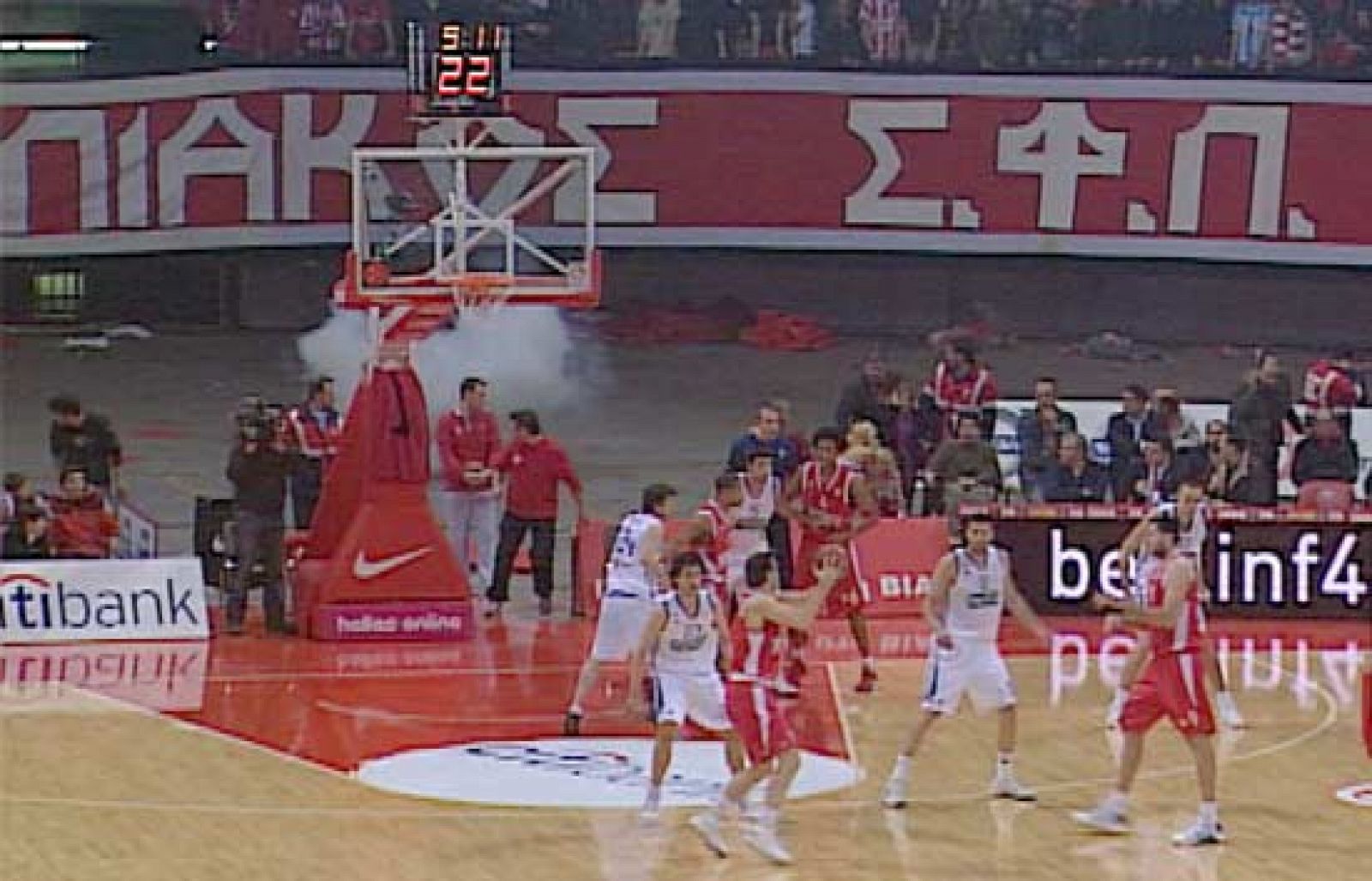 "Petardazo" en Grecia - Baloncesto en RTVE | Ver