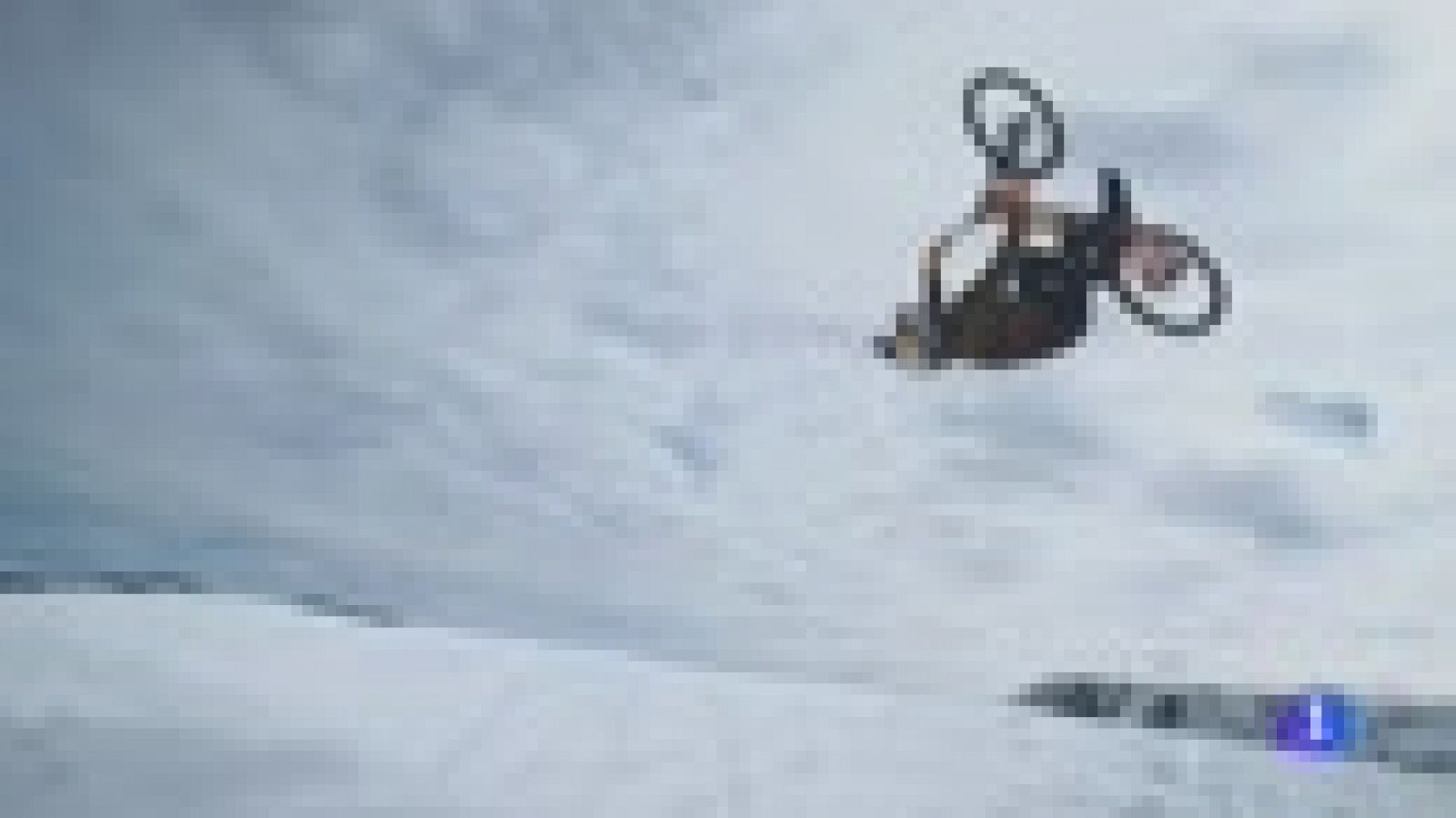 Telediario 1: Acrobacias en bici sobre la nieve de Saalbach | RTVE Play