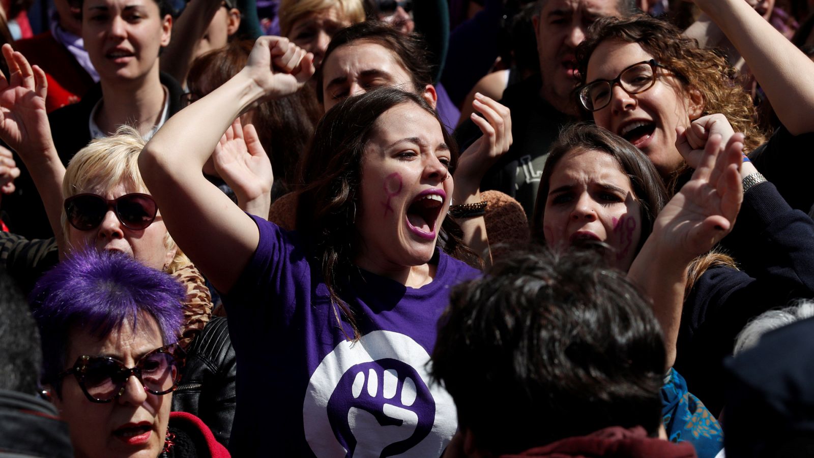 Telediario 1: La sentencia de La Manada, a debate en el Parlamento Europeo | RTVE Play