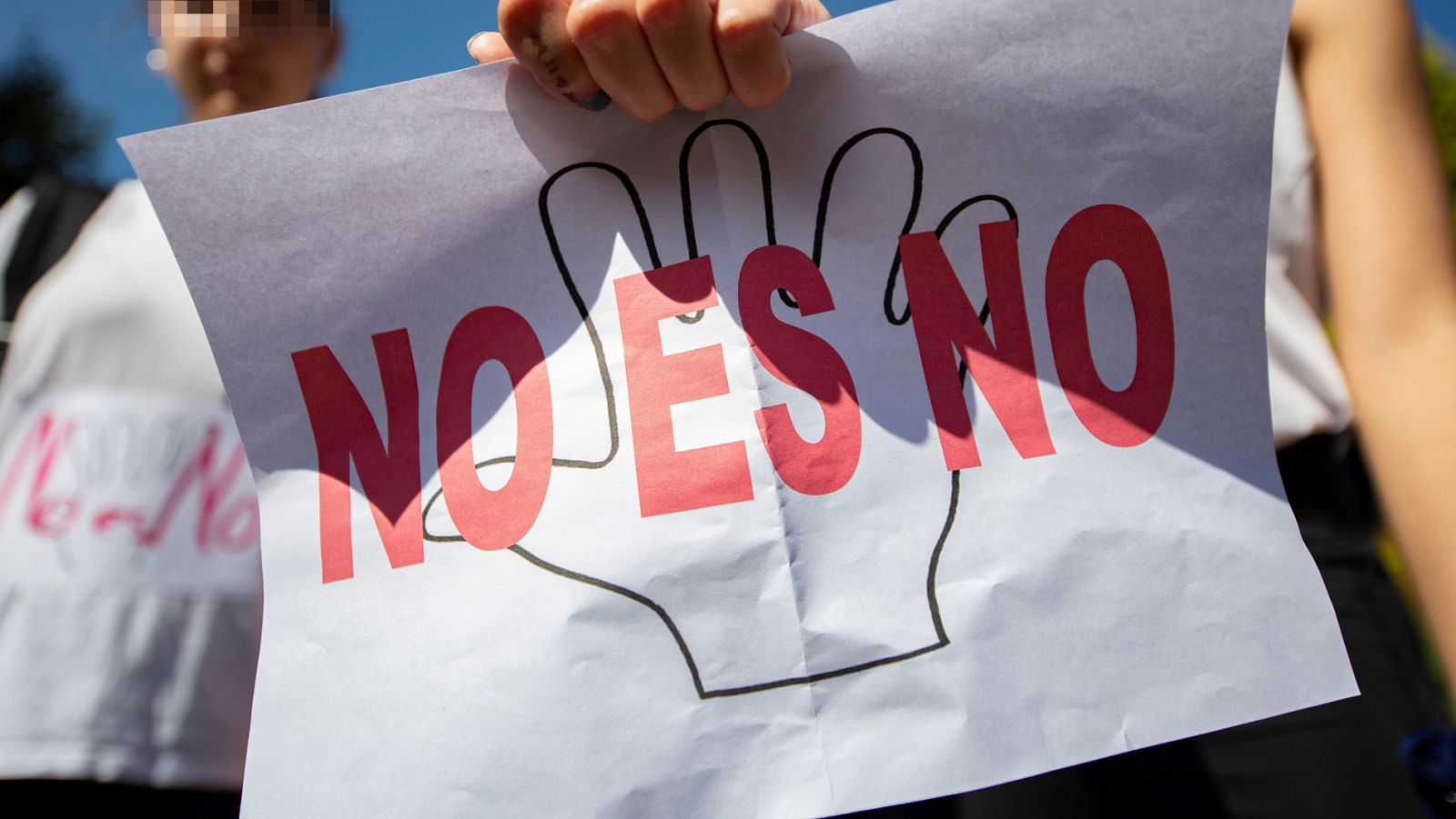 1.800 psicólogos y psiquiatras firman una carta abierta en defensa de la víctima de La Manada