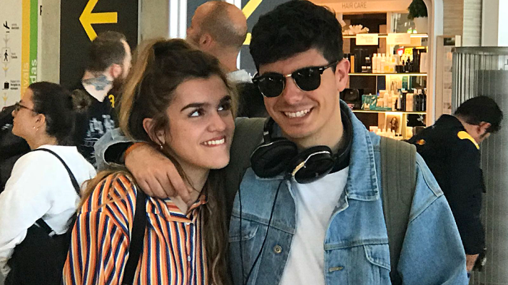 Eurovisión - Entrevistamos a Amaia en el aeropuerto rumbo a Portugal