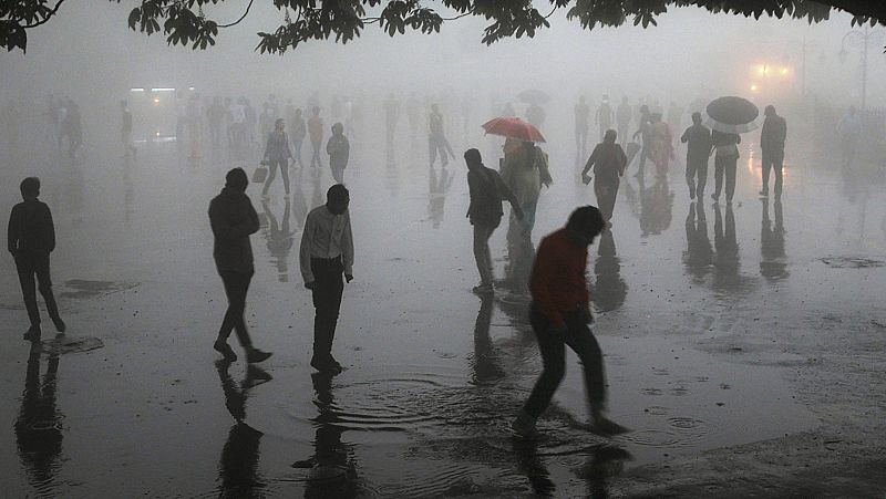 Alrededor de un centenar de muertos y 400 heridos por tormentas en el norte de la India