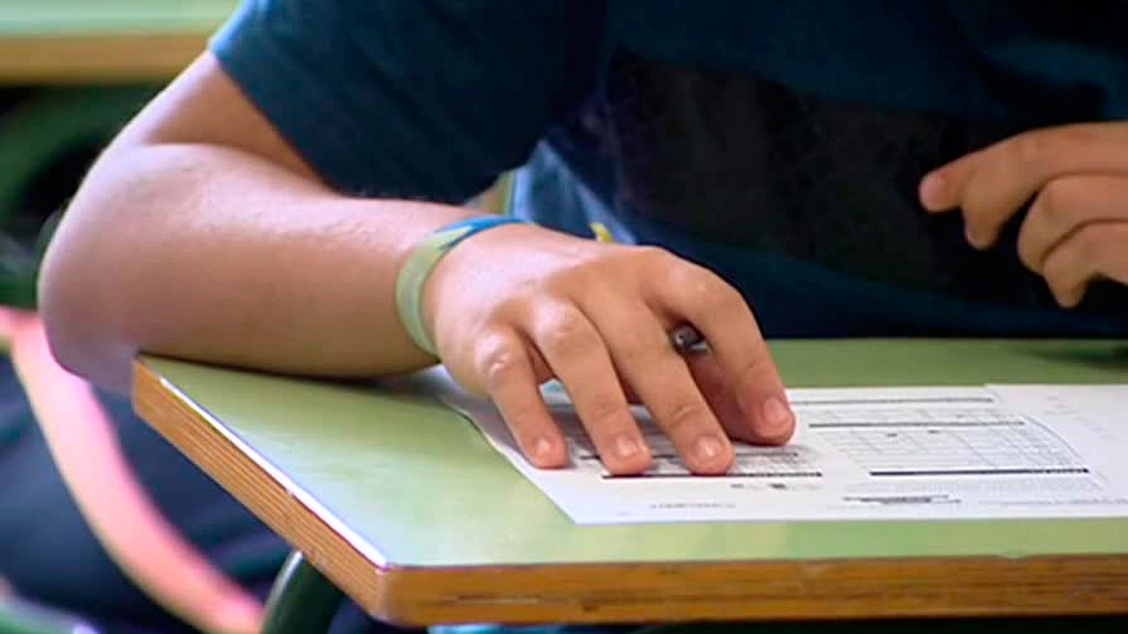 El Ministerio de Educación investiga denuncias de adoctrinamiento en medio centenar de centros educativos catalanes