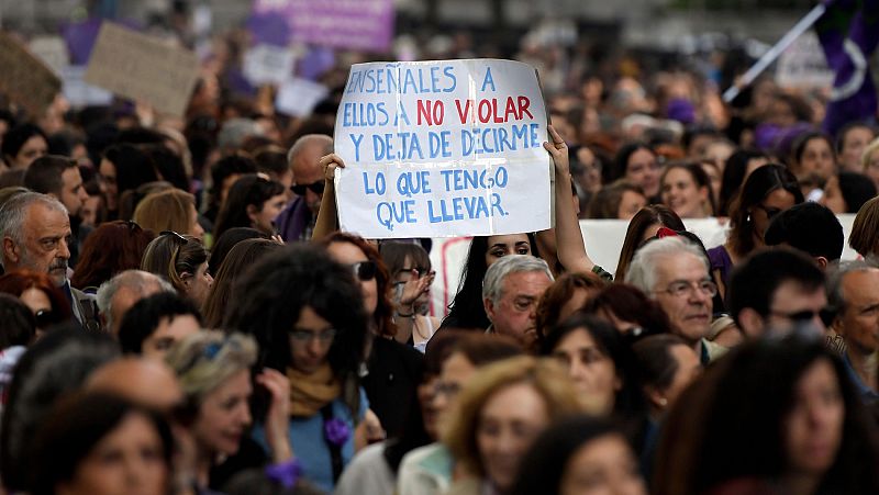 Miles de personas vuelven a protestar en las calles de Madrid contra La Manada y la "cultura de la violación"