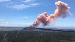 Un temblor de 6,9 grados sacude la zona del volcán hawaiano Kilauea en erupción