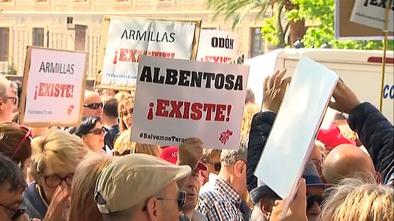 Teruel Existe clama contra el aislamiento en una movilización multitudinaria