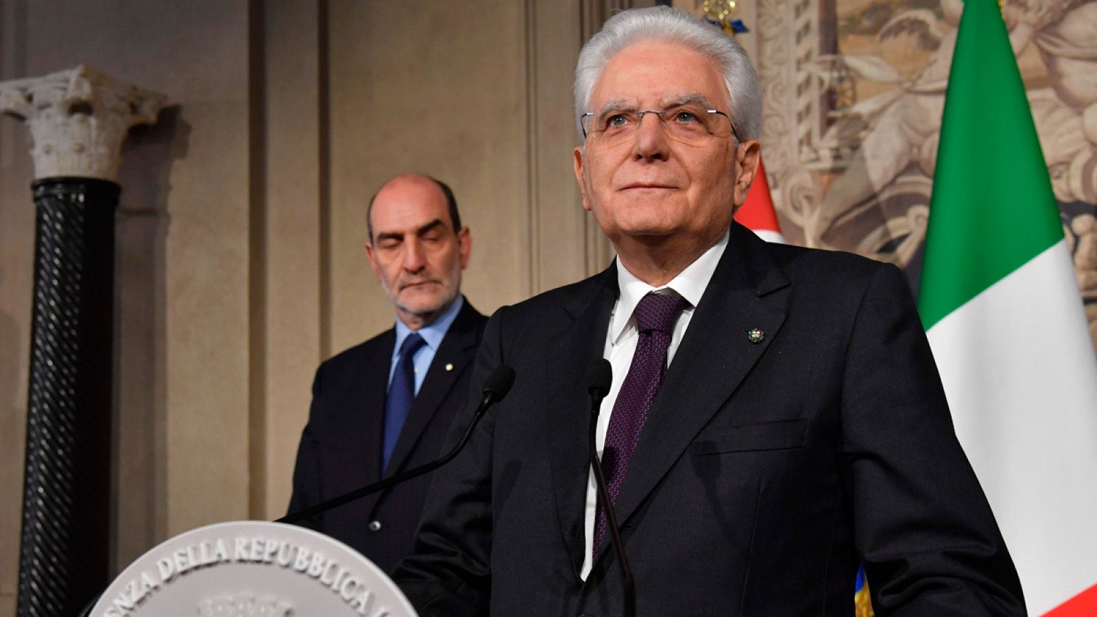 Telediario 1: El presidente de Italia propone un Gobierno "neutral" | RTVE Play