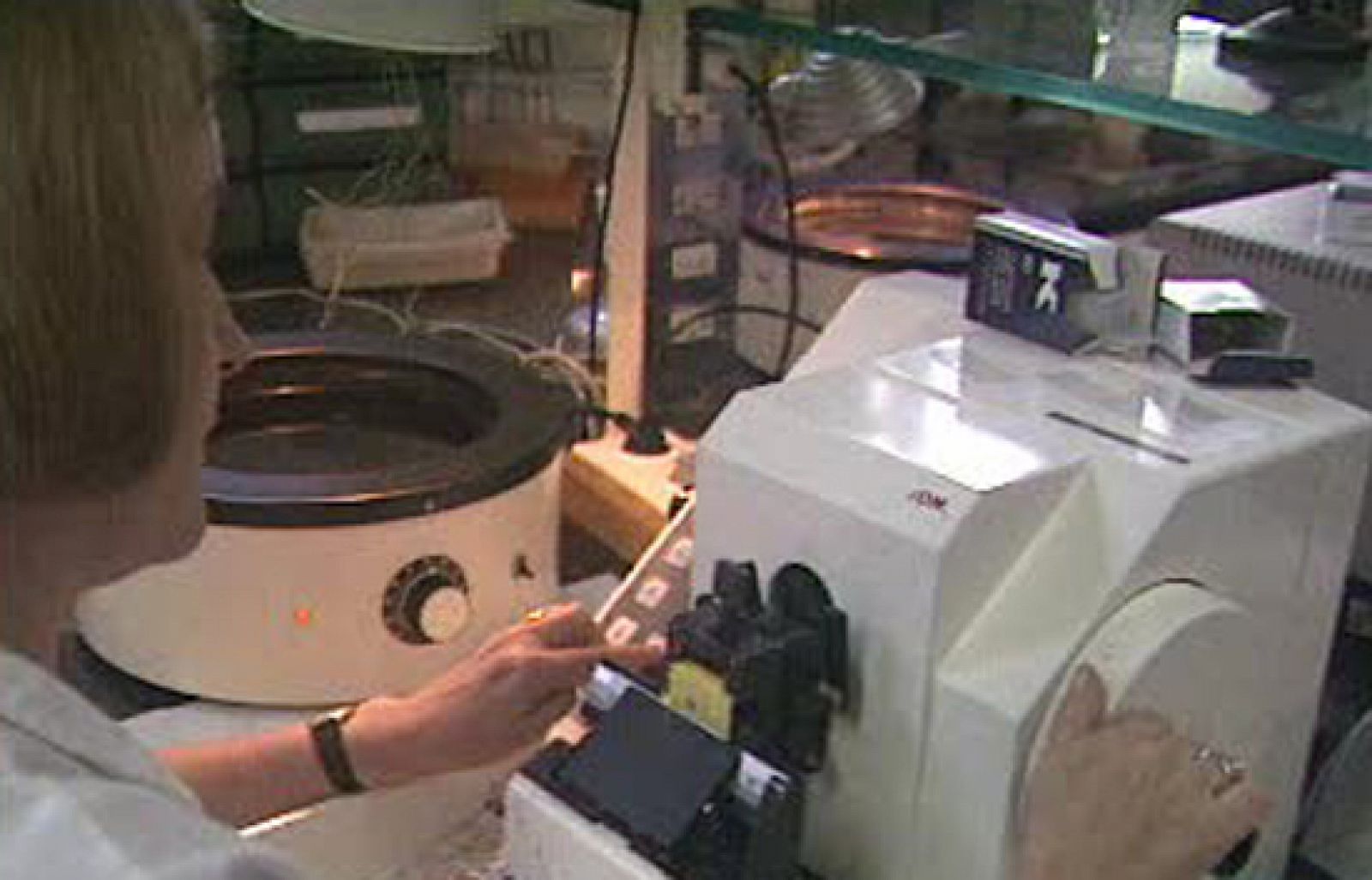 Investigadores y oncólogos creen que el coste de los tratamientos contra el cáncer puede llegar a ser insostenible - Ciencia y tecnología en Rtve.es | Ver