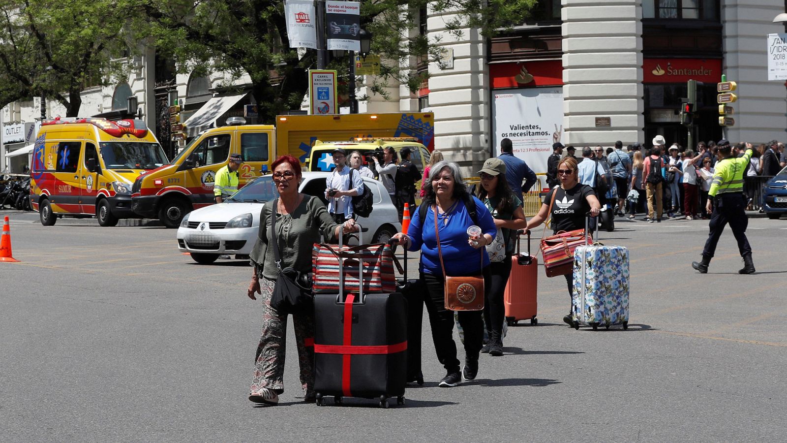 Un escape de gas obliga a cortar y desalojar durante dos horas la calle Alcalá de Madrid
