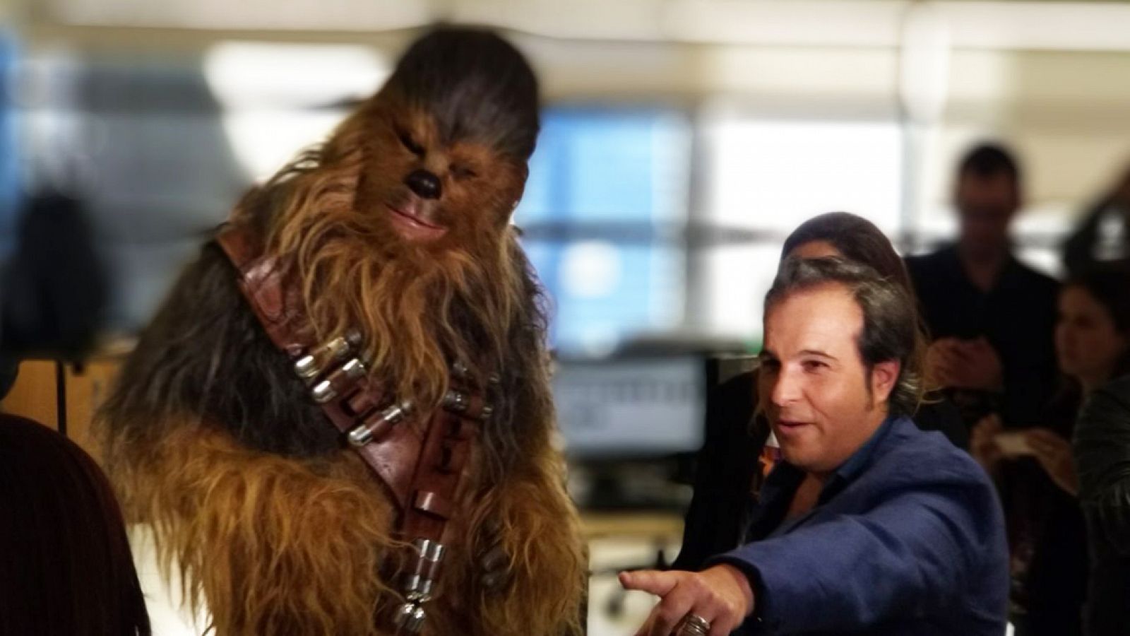 Chewbacca visita el Telediario de TVE