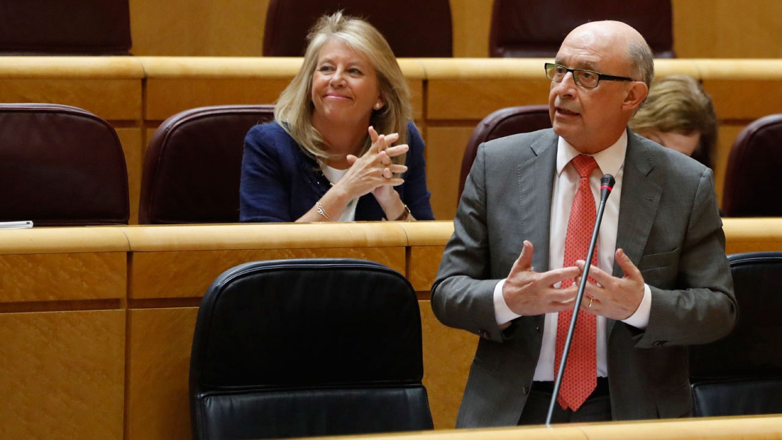 Montoro, al PSOE: si no le gusta RTVE, "cambie de canal"