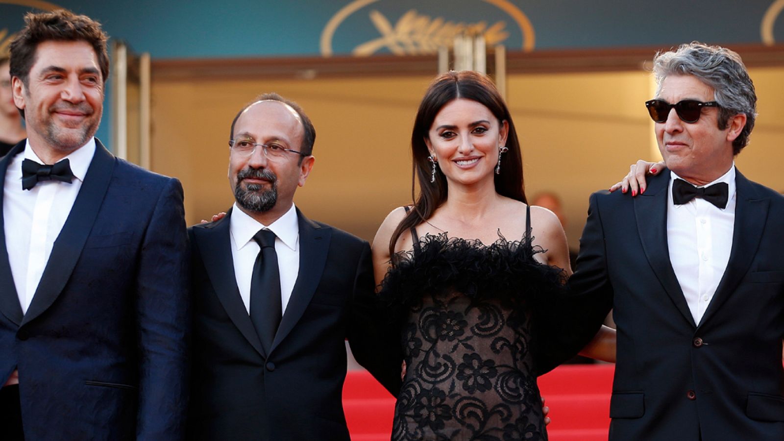 Telediario 1: El drama español de Farhadi con Penélope Cruz y Javier Bardem inaugura Cannes | RTVE Play