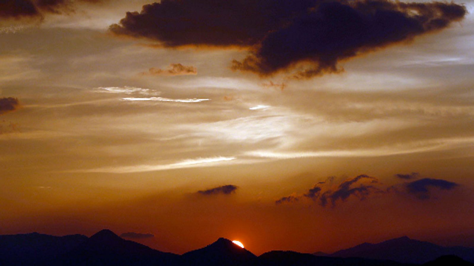 El tiempo: Persisten las tormentas en el este y Baleares con temperaturas al alza | RTVE Play