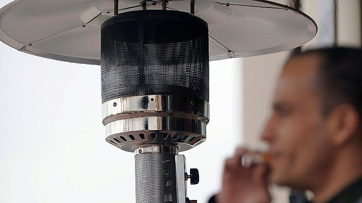 Telediario 1 - Un estudio concluye que el tabaco también es nocivo para la salud en las terrazas
