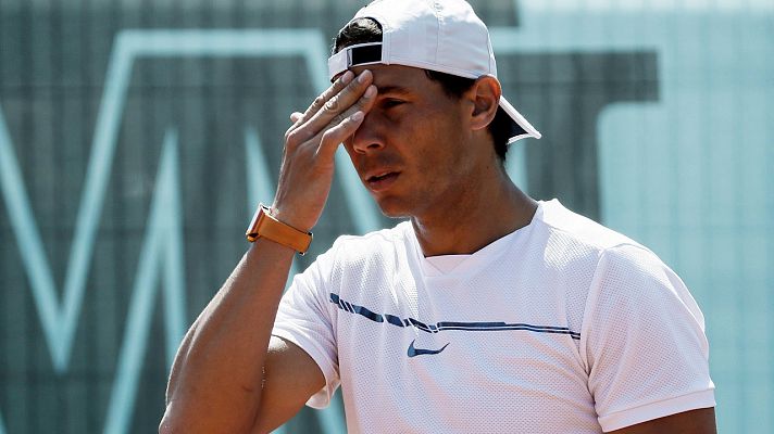 Telediario 1 - Nadal golpea con la izquierda y firma autógrafos con la derecha