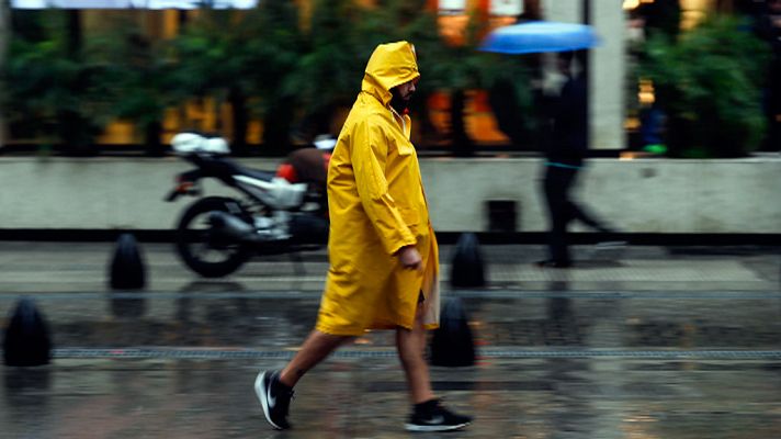 Intervalos de viento fuerte en el entorno del valle del Ebro y Canarias         