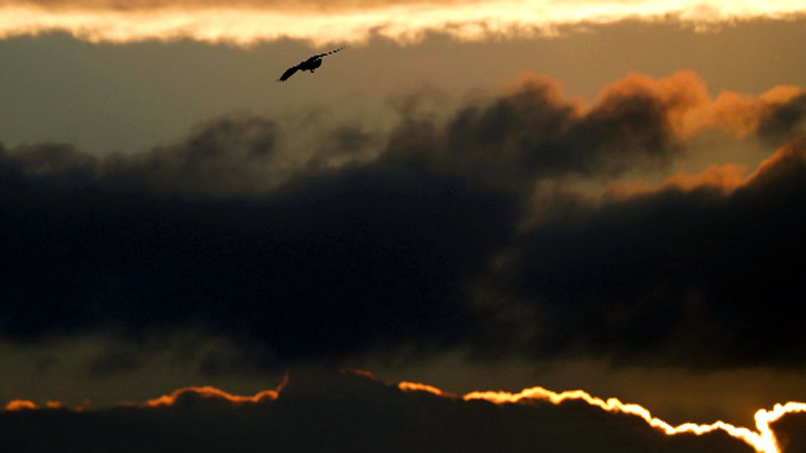 Llovizna en Cantábrico y Pirineos y ascenso térmico en todo el país