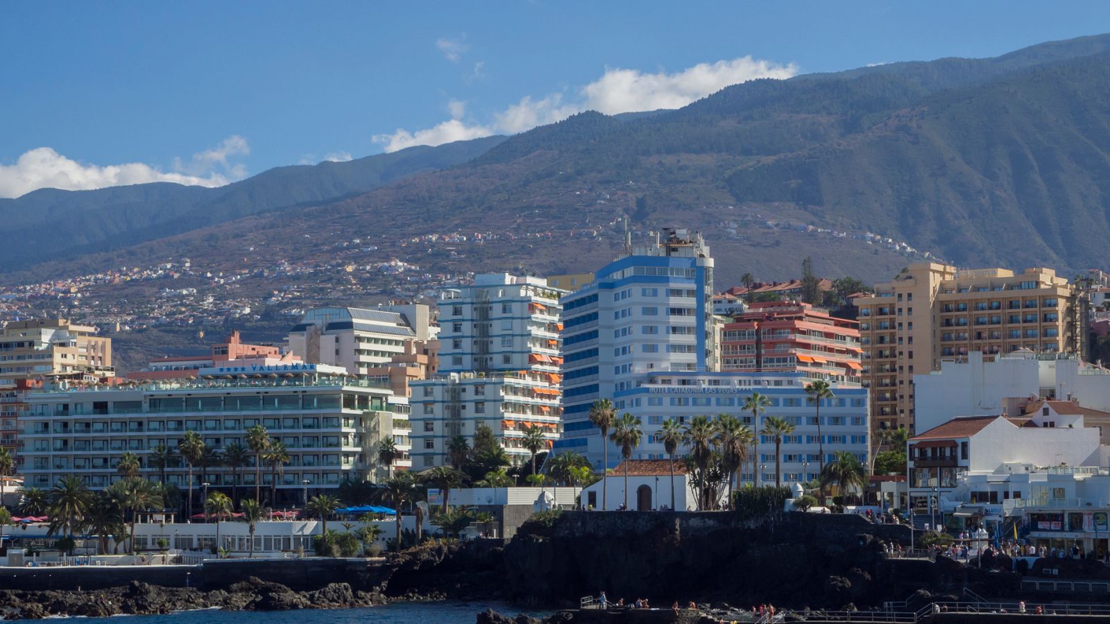Telediario 1: Una joven de 19 años denuncia una agresión sexual múltiple en Tenerife | RTVE Play
