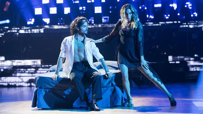 Gemma Mengual y Abel bailan "Love on the brain"