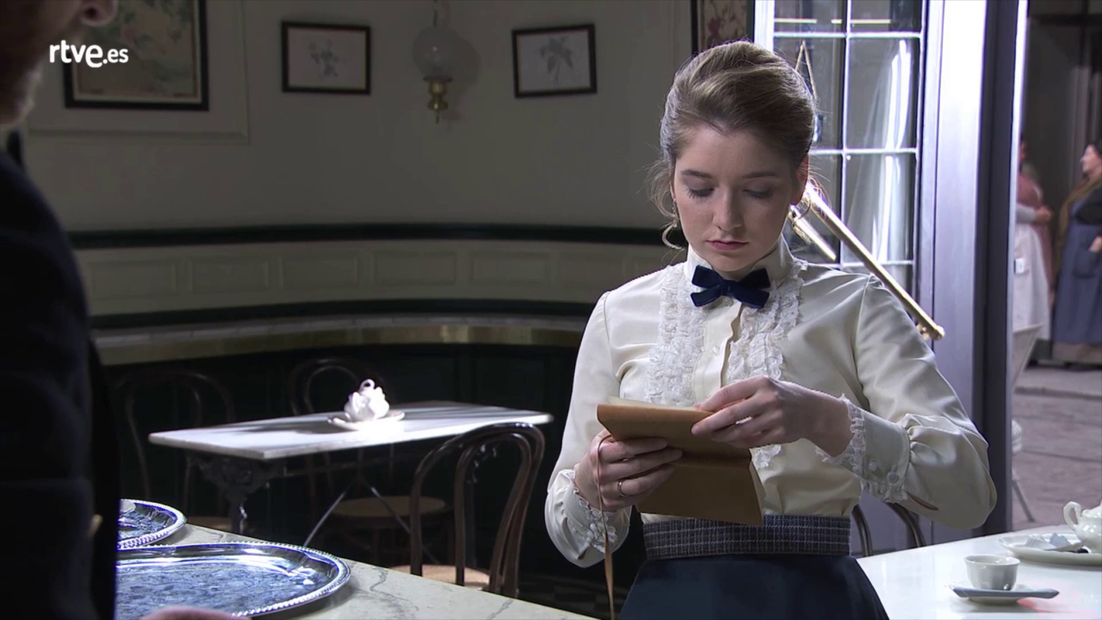 Acacias 38 - Flora ve los dibujos de Peña