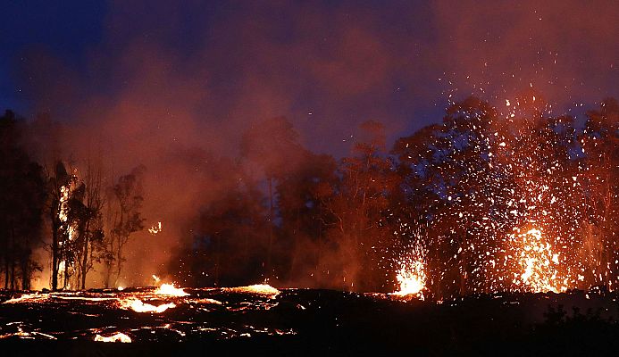 Más de 2.000 personas evacuadas ante la intensificación de las erupciones del vocán Kilauea en Hawái