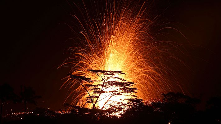  El volcán Kilauea entra en erupción explosiva 