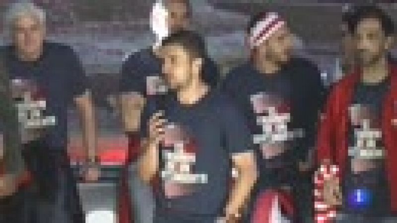 Torres se despide entre lágrimas ante miles de aficionados | Ver