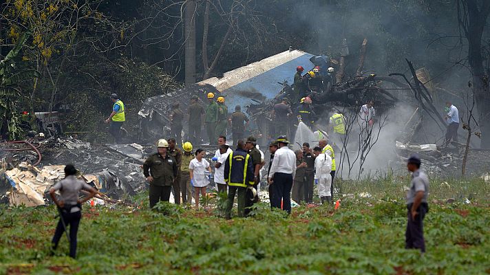 Telediario 1 - Un avión de Cubana de Aviación se estrella cerca de La Habana con 113 personas a bordo