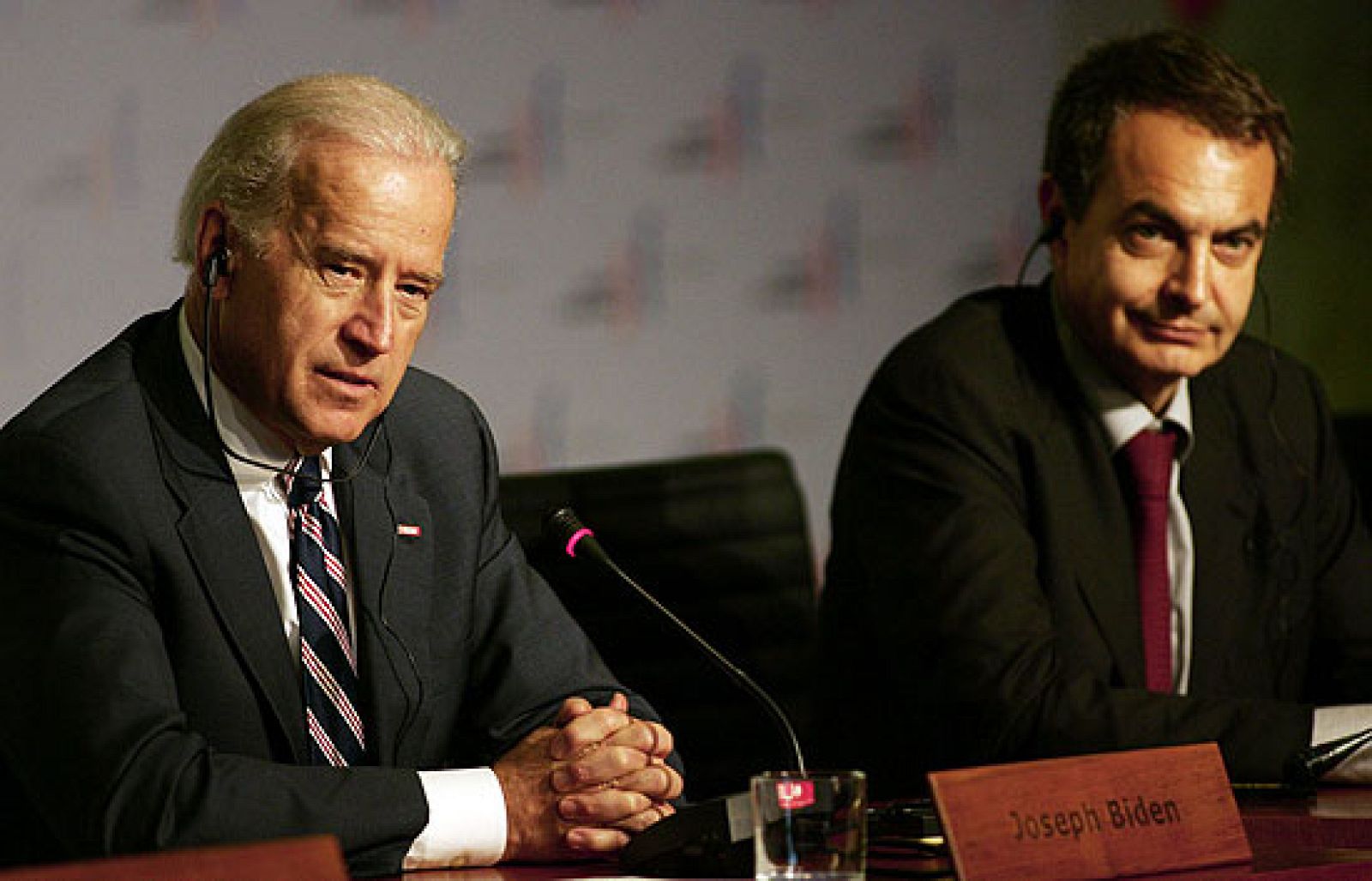 El presidente español José Luis Rodríguez Zapatero se encontrará con su homónimo norteamericano, Barack Obama, el próximo 5 de abril en Praga.