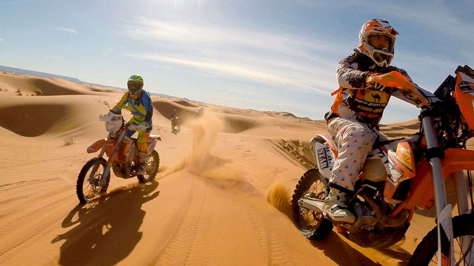 Tribus viajeras - Moteros en el desierto de Marruecos