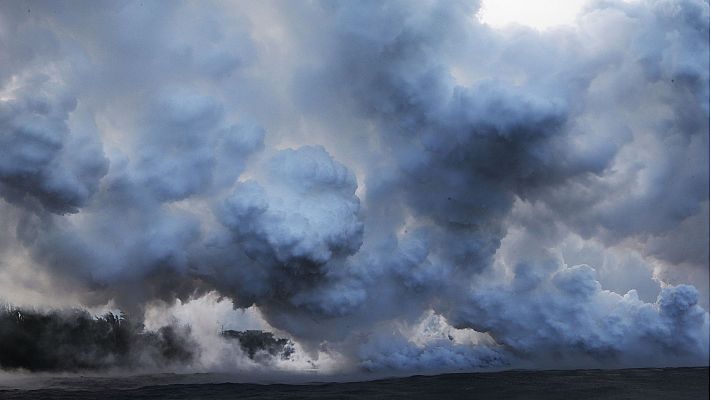 La lava del Kilauea genera una nube tóxica