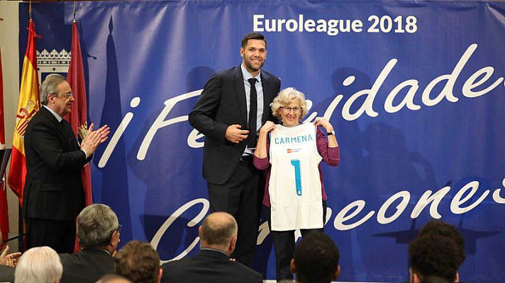 Telediario 1 - El Madrid de basket pasea la Décima por el Ayuntamiento y la Comunidad