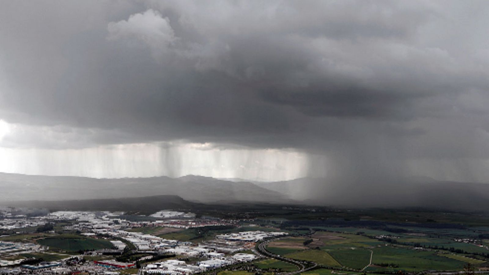 El tiempo: Lluvias localmente fuertes en Cataluña y este del Sistema Ibérico    | RTVE Play