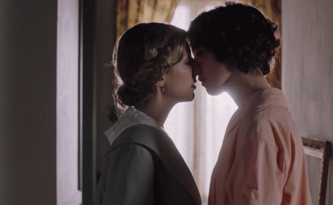 La otra mirada - Ángela besa a Paula