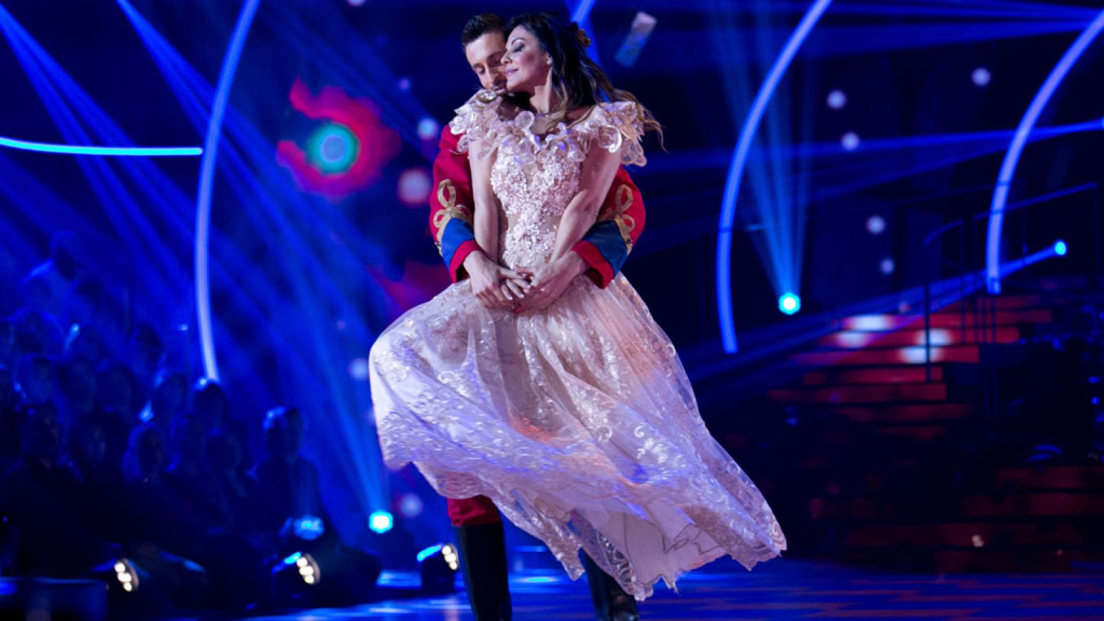 Bailando con las estrellas - Merche y Roger bailan "Can't help falling in love with you"