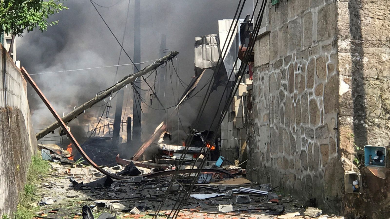 Al menos un muerto y casi una treintena de heridos en una explosión pirotécnica en Tui, Pontevedra