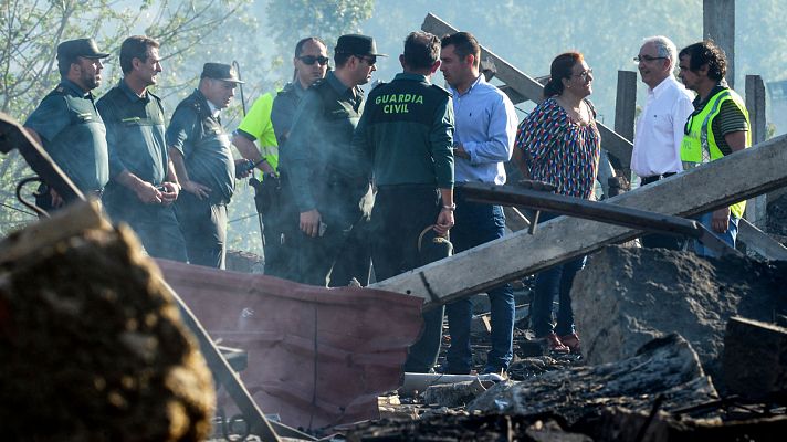 Telediario 1 - Al menos un muerto, un desaparecido y 30 heridos en una explosión en un almacén de material pirotécnico en Tui