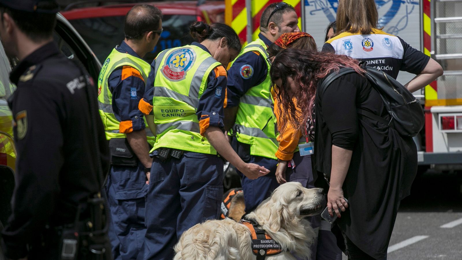 Búsqueda a contra reloj de los obreros desaparecidos en el derrumbe de un edificio en Madrid