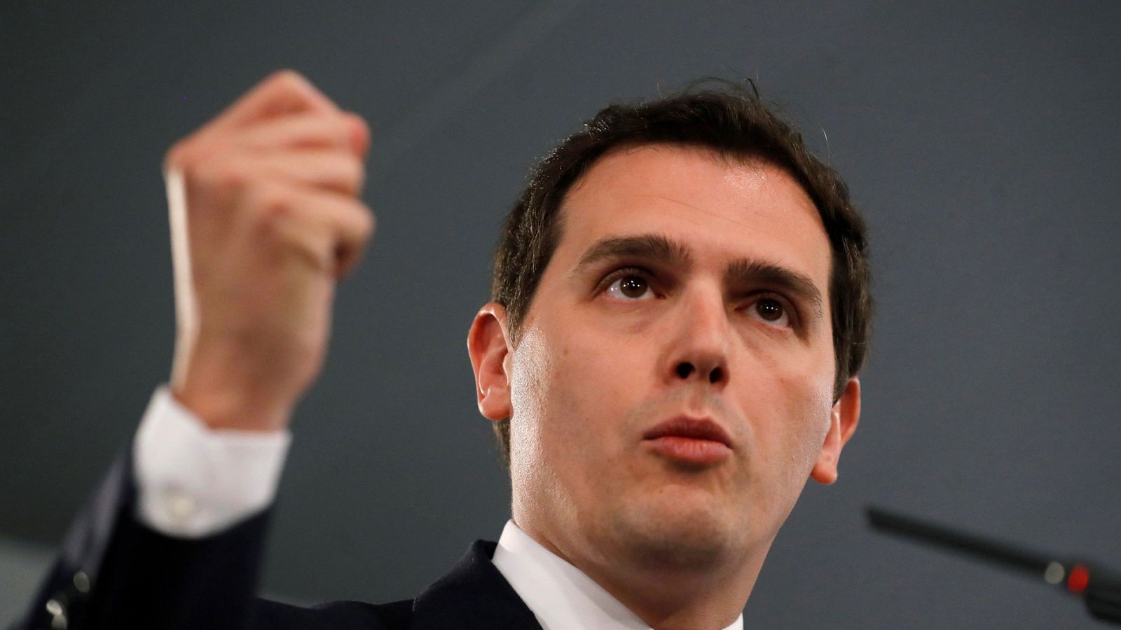 El líder de Ciudadanos, Albert Rivera, ha anunciado que su partido evaluará lo que va a hacer el resto de la legislatura y si seguirá apoyando al Gobierno después de la sentencia del caso Gürtel, que ha colocado al Ejecutivo y al país en una situació