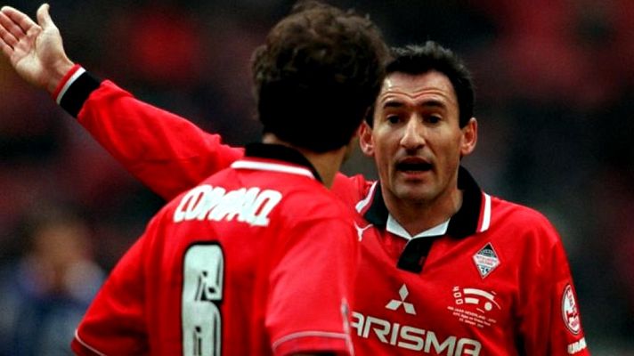 Telediario 1 - Iniesta, tras la estela de Goikoetxea o Salinas