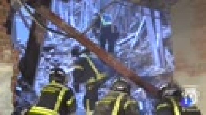 Telediario 1 - Localizado el cadáver del segundo desaparecido en el edificio derrumbado en Madrid