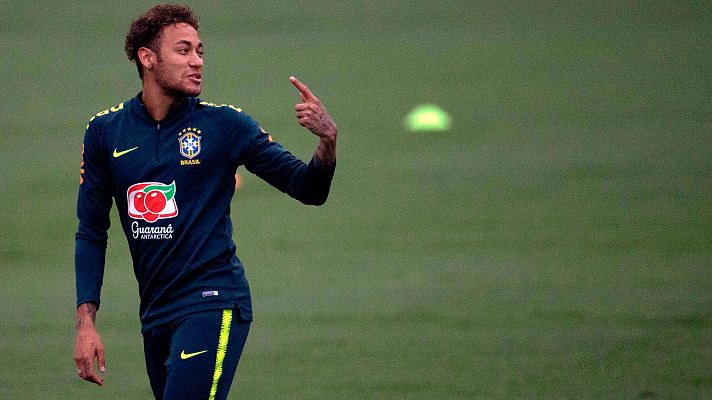 Telediario 1 - Neymar ya se entrena con Brasil y Argentina se pone nostálgica