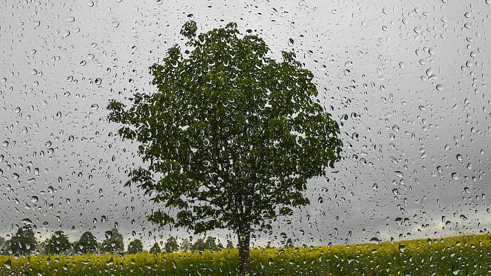 Chubascos y tormentas en el tercio norte de la península 