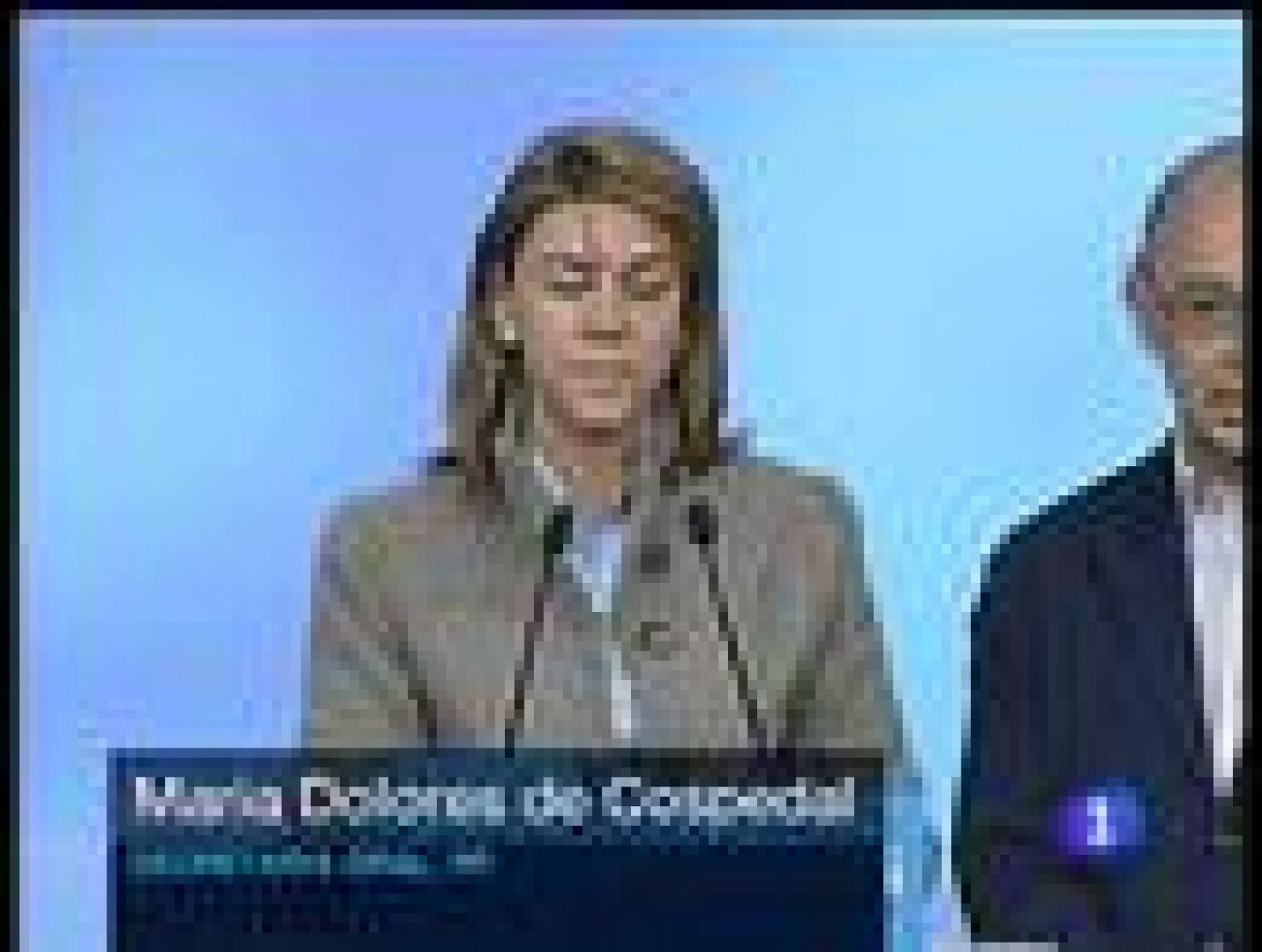 María Dolores de Cospedal y Cristóbal Montoro han comparecido ante la prensa tras confimarse la intervención de CCM.