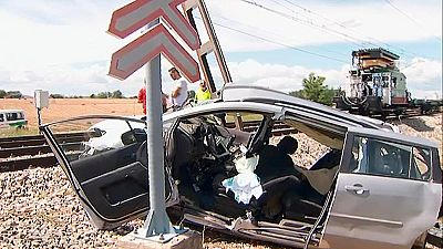 Mueren tres personas tras ser arrolladas por un tren de mercancas en Guadalajara