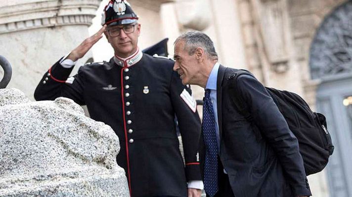 Telediario 1 - El presidente italiano encarga a Carlo Cottarelli la formación de un gobierno de transición a nuevas elecciones