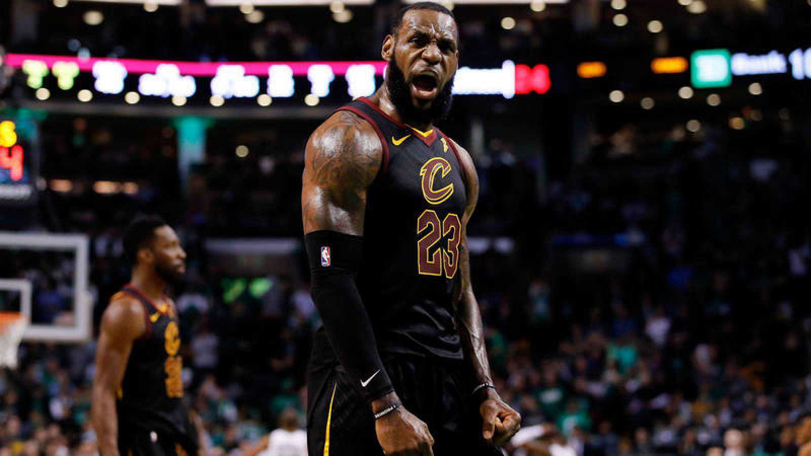 Los 'Cavs', a su cuarta final consecutiva gracias a un espectacular LeBron James | Ver