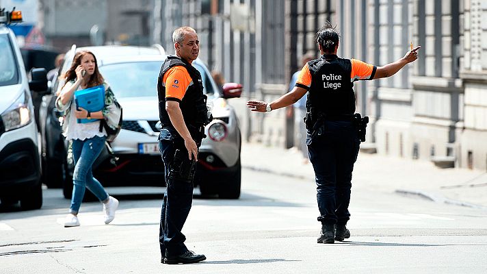 Un hombre mata a tiros a dos policías y a un pasajero de un coche en Lieja