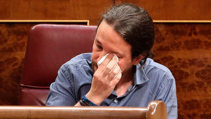 Iglesias pide retirar la medalla al "malnacido" de Billy el Niño y Zoido responde que la ley no lo permite